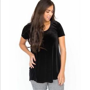 Agnes & Dora Black Velvet Everyday Tee—XXL